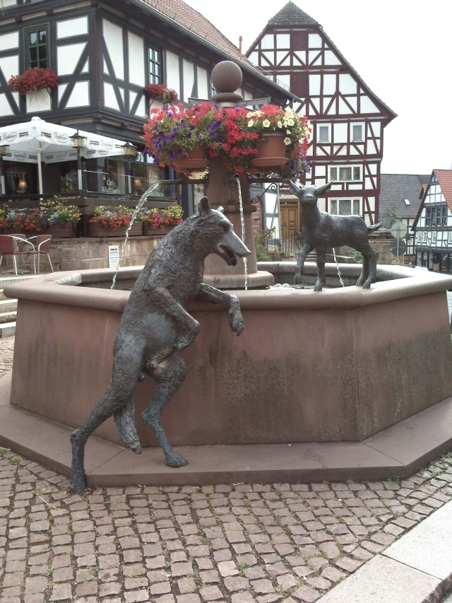 Brunnen Wolfhagen der Wolf und die Geislein